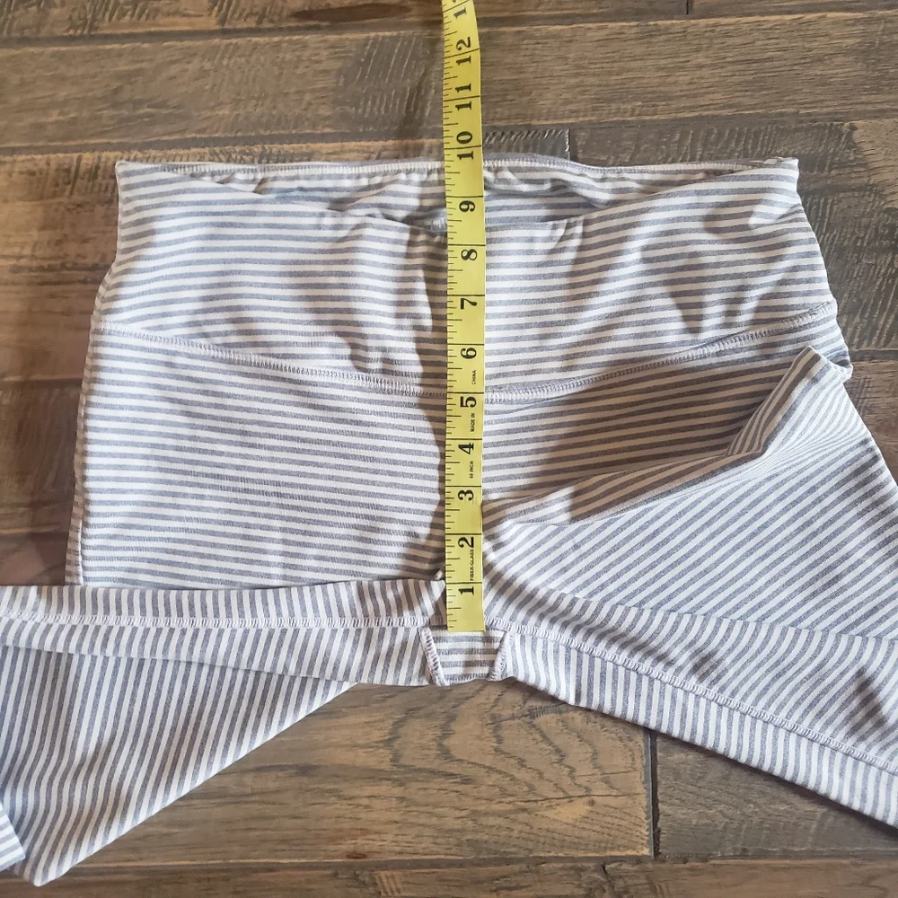 MPG | gray and white striped cropped athletic workout leggings - Picture 7 of 8